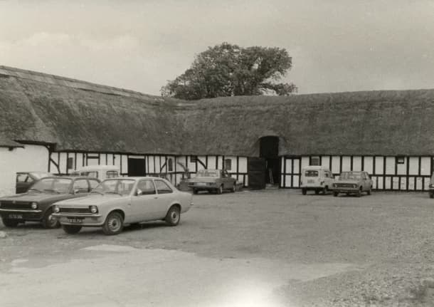 1972 Old farm house-43abc483.webp