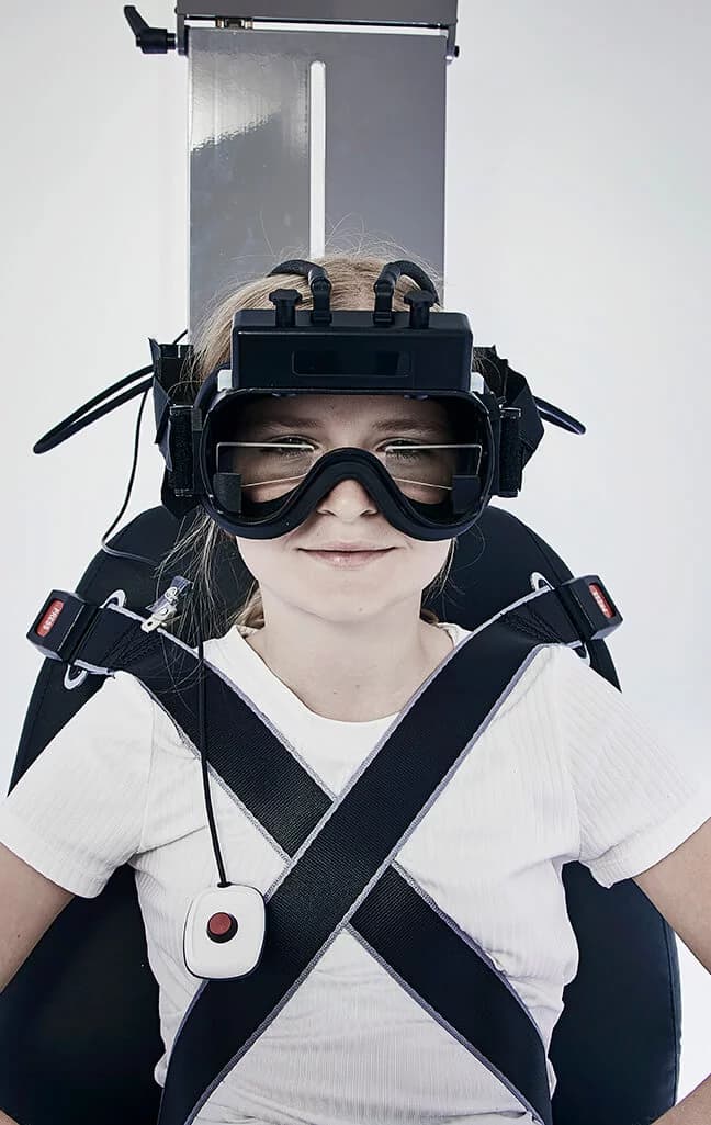 Girl-VNG-rotary-chair-b33ff20b.webp
