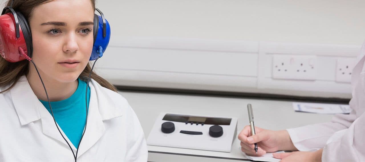 girl-with-headset-11299679.jpeg