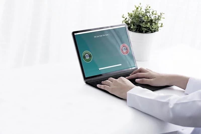 ia-amtas_doctor_laptop-fdc6a0ec.webp