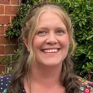 kirstie-profile2-bfe0868c.webp